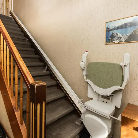 Haus Baum - *